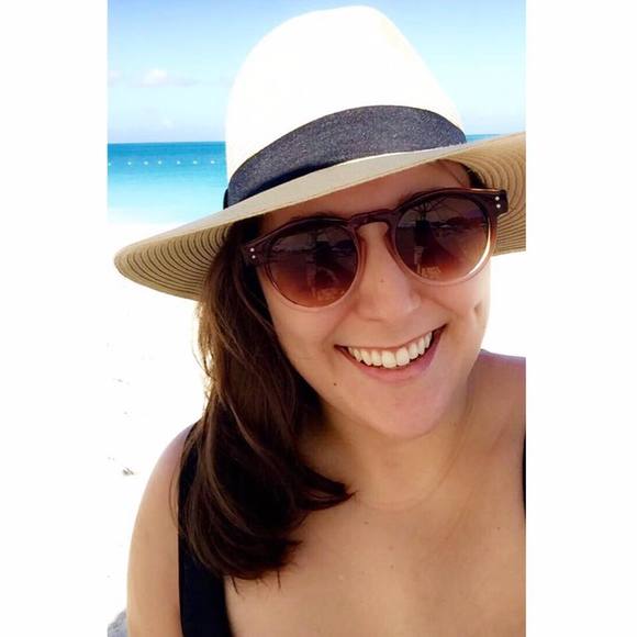 Meet your Posher, Heather - Picture 1 of 1